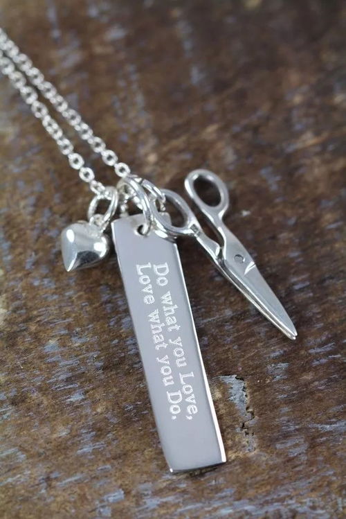 发型师的时尚配饰指南 提升专业魅力与美发饰品销售策略